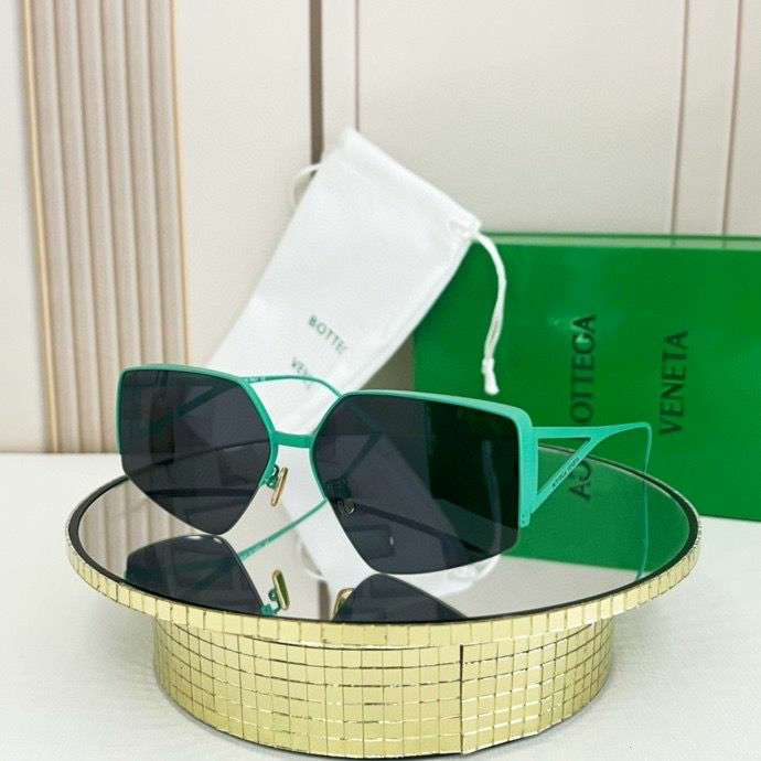 Picture of Bottega Veneta Sunglasses _SKUfw48552025fw